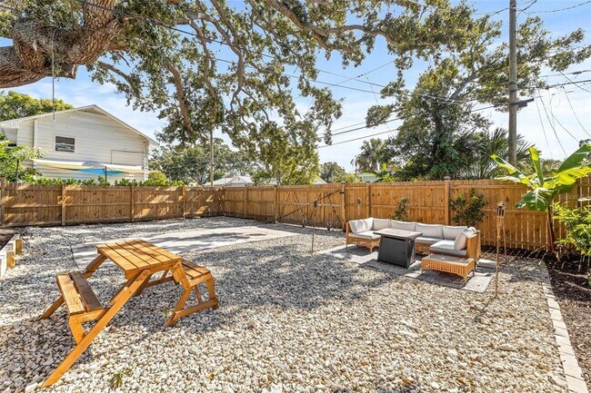 Building Photo - 4350 1st Ave S