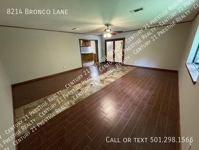 Building Photo - 8214 Bronco Ln
