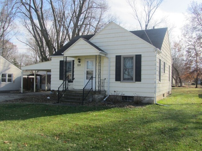 Primary Photo - Very sharp 2 BR house in Normal