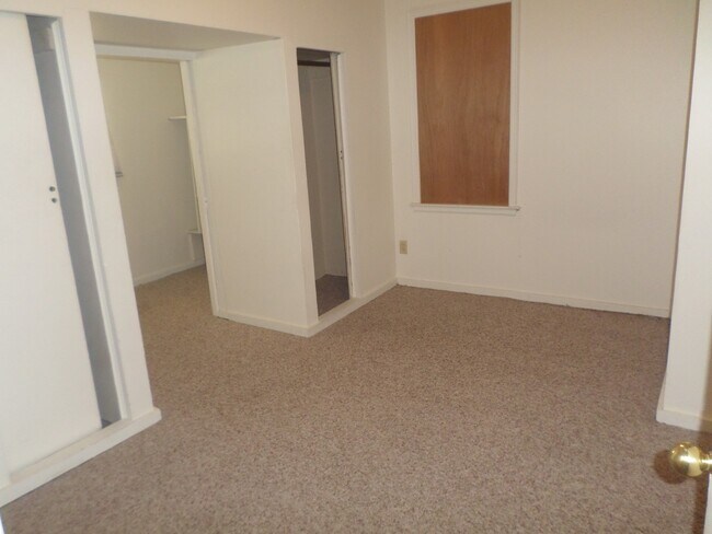 Building Photo - BONUS ROOM!