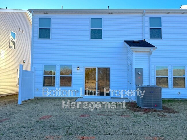 Building Photo - 8024 Hidden Spgs Trl