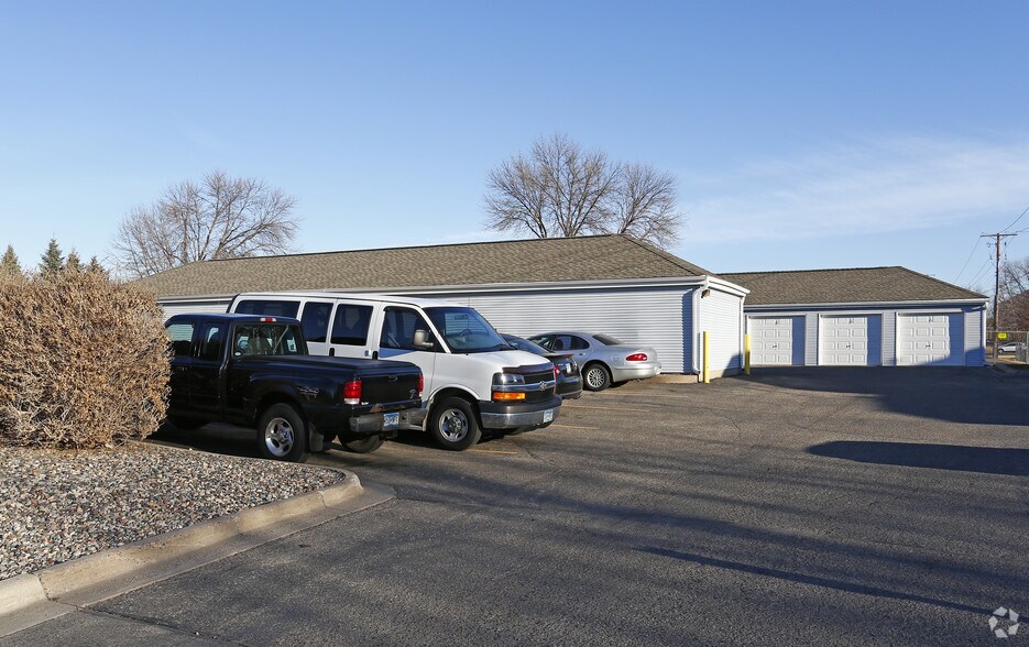 Lynn Court 4350 124th St W Savage MN 55378 Apartment Finder