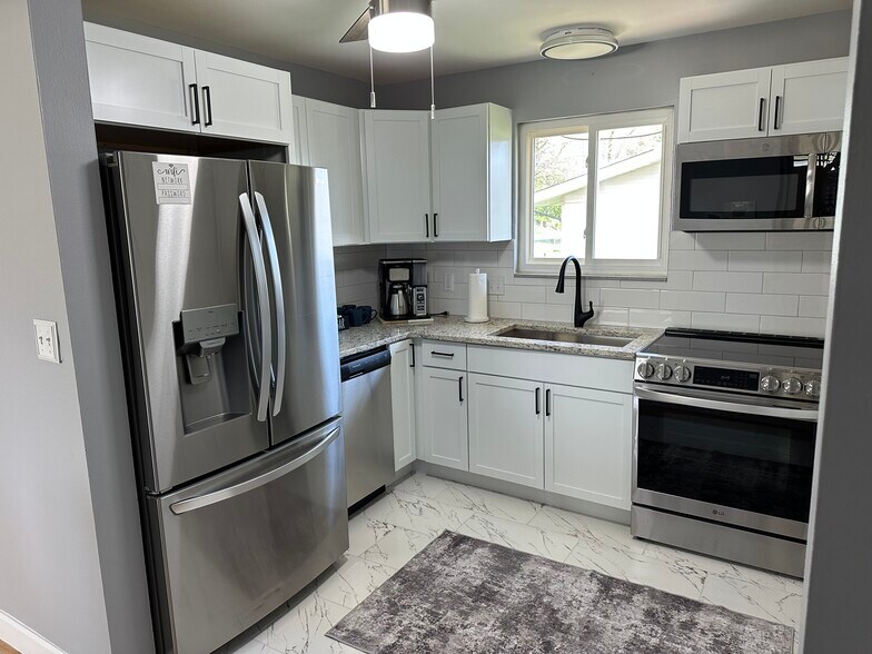 Building Photo - 3440 Laura Ln