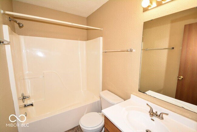 Building Photo - 10325 Liverpool Way