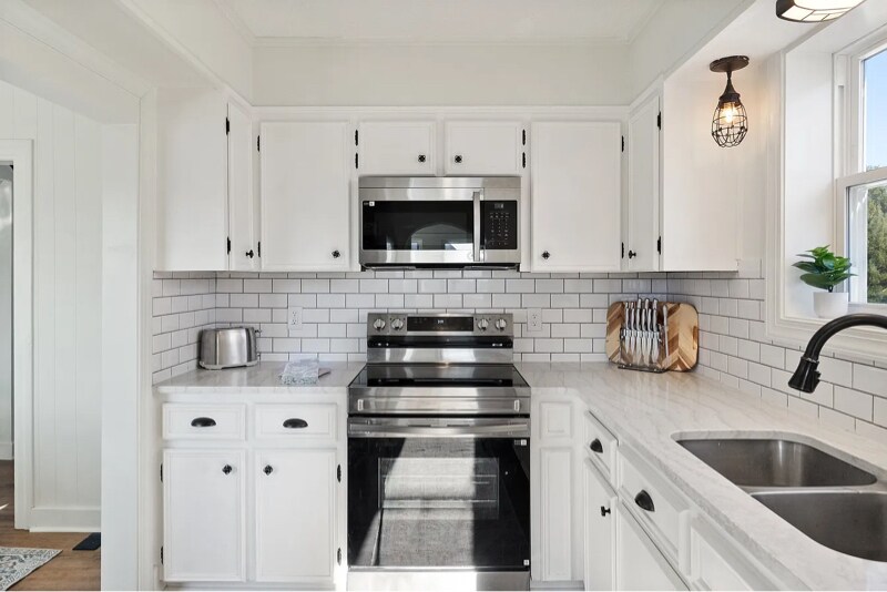 Building Photo - 701 S 2nd St