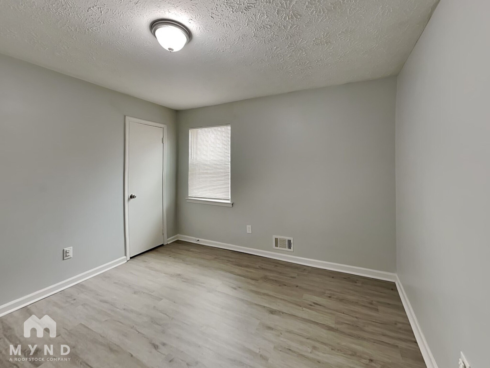 Building Photo - 2870 Woodhollow Ln