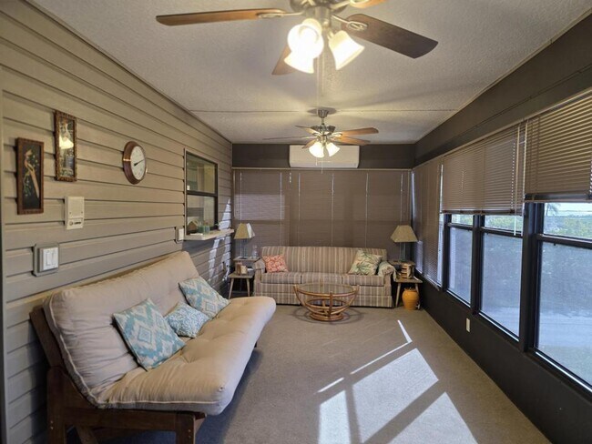 Building Photo - 4261 Paradise Cir