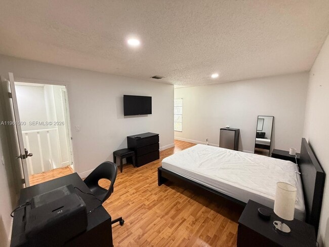 Building Photo - 2566 Coral Springs Dr