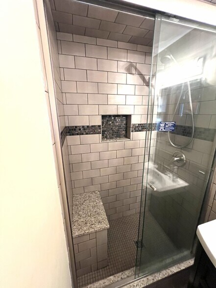 Building Photo - 215 Macktown Rd