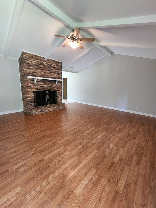 Building Photo - Foxhill Commons Subdivision