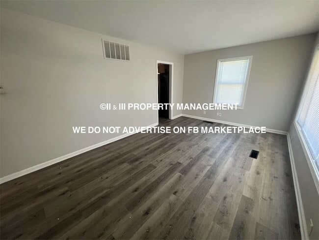 Building Photo - 488 N Neconi Ave