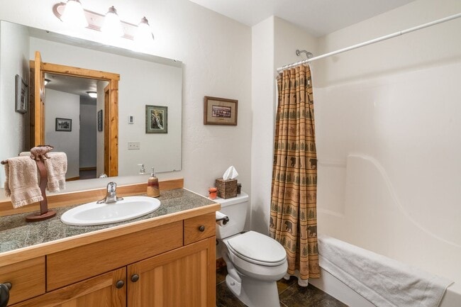 Building Photo - 4 Bed, 4 Bath Condo in The Big Sky Meadow with Garage!