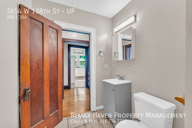 Building Photo - 3654 W 138th St