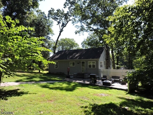 Building Photo - 381 Franklin Rd