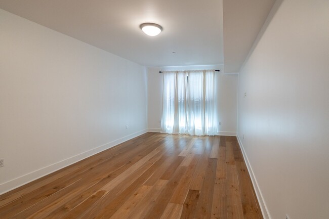 Building Photo - Stunning 3 Bedroom/ 3 Bathroom $5,900/mo.