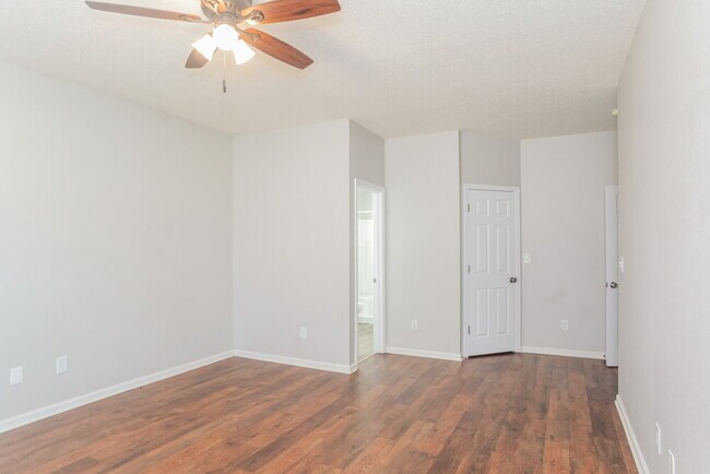 Building Photo - 3500 Limelight Ln