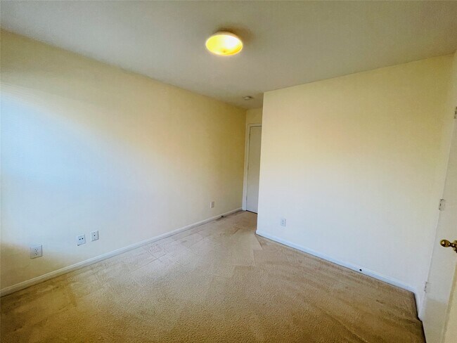 Building Photo - 15303 Kellerwood Dr
