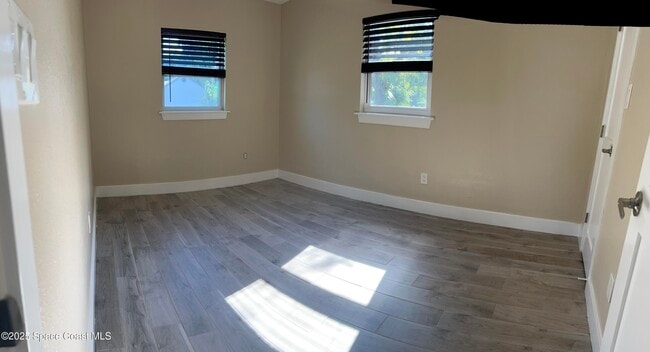 Building Photo - 675 Teak Dr