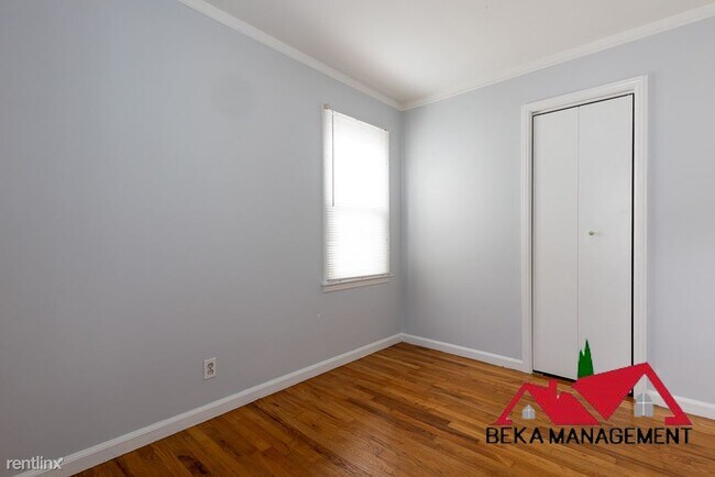 Building Photo - 2 br, 1 bath House - 1350 E Breckenridge St