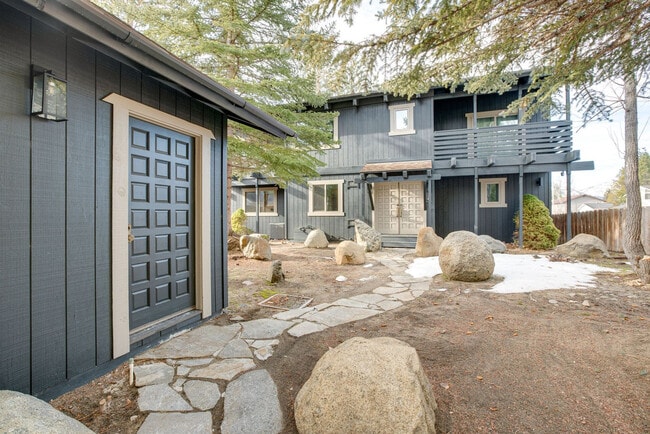 Building Photo - 574 Danube Dr