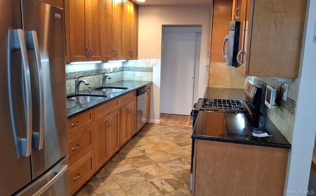 Building Photo - 81 Kearsing Pkwy