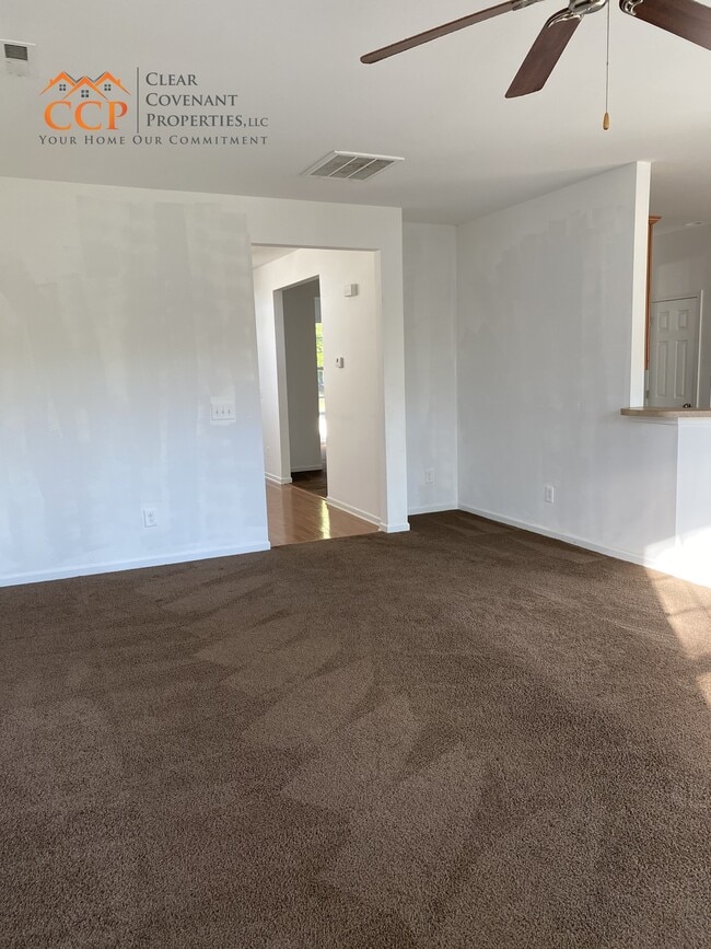 Building Photo - 8977 N Red Maple Cir