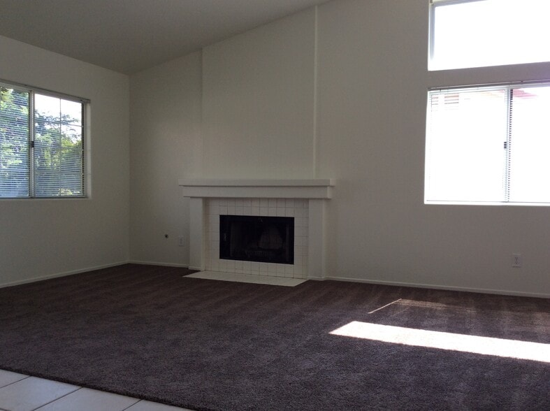 Building Photo - 3242 Shale Rd