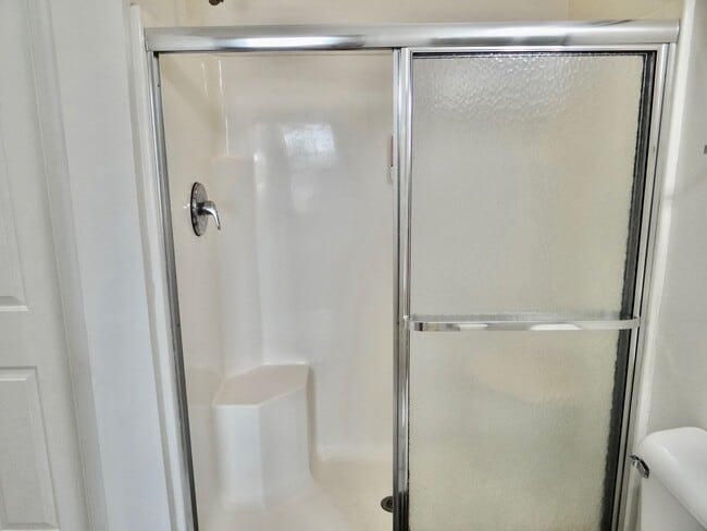 Building Photo - 6 month to 1year Fully Furnished Rental