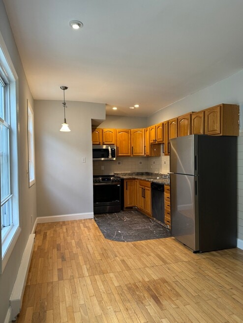 Building Photo - 5 Sutton St