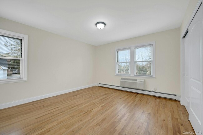 Building Photo - 10 9th St