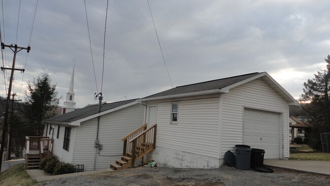 Building Photo - 1223 Richwood Ave