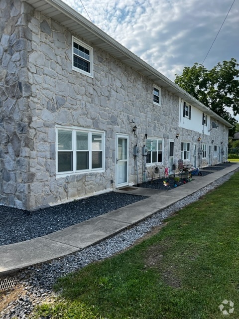 Building Photo - 120 Edgewood St