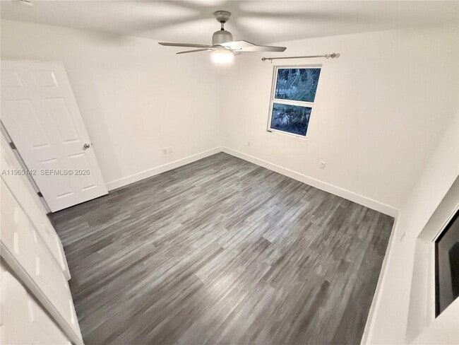 Building Photo - 1621 SW 117th Ave