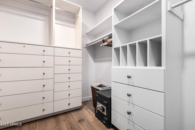 Building Photo - 7485 E Tumbleweed Dr