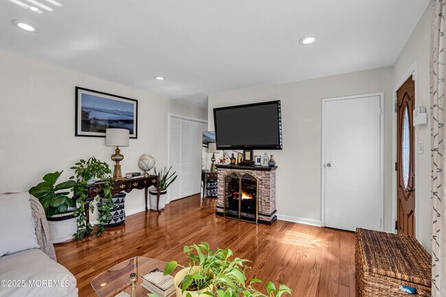 Building Photo - 709 Coral Way