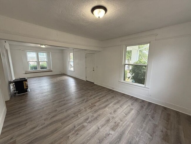 Building Photo - 2350 Marion St SE