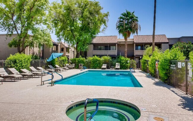 Building Photo - 5995 N 78th St