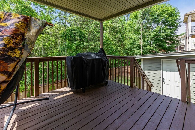 Building Photo - 5 Bedrooms in Crestview!!