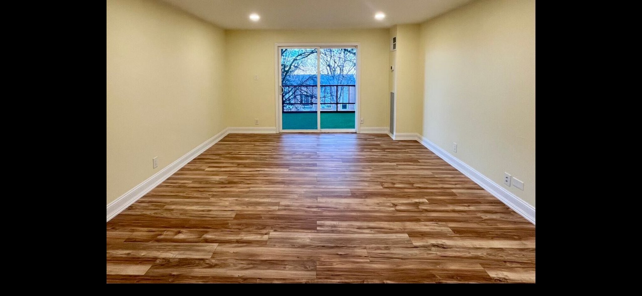 Building Photo - 2375 S Linden Ct