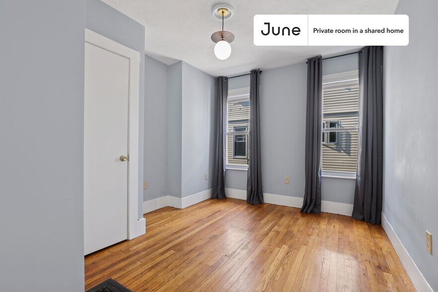 Building Photo - Room in Shared 3 bed/2 bath home