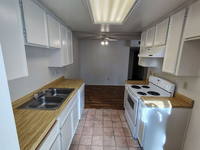 Building Photo - 1313 Floyd Ave