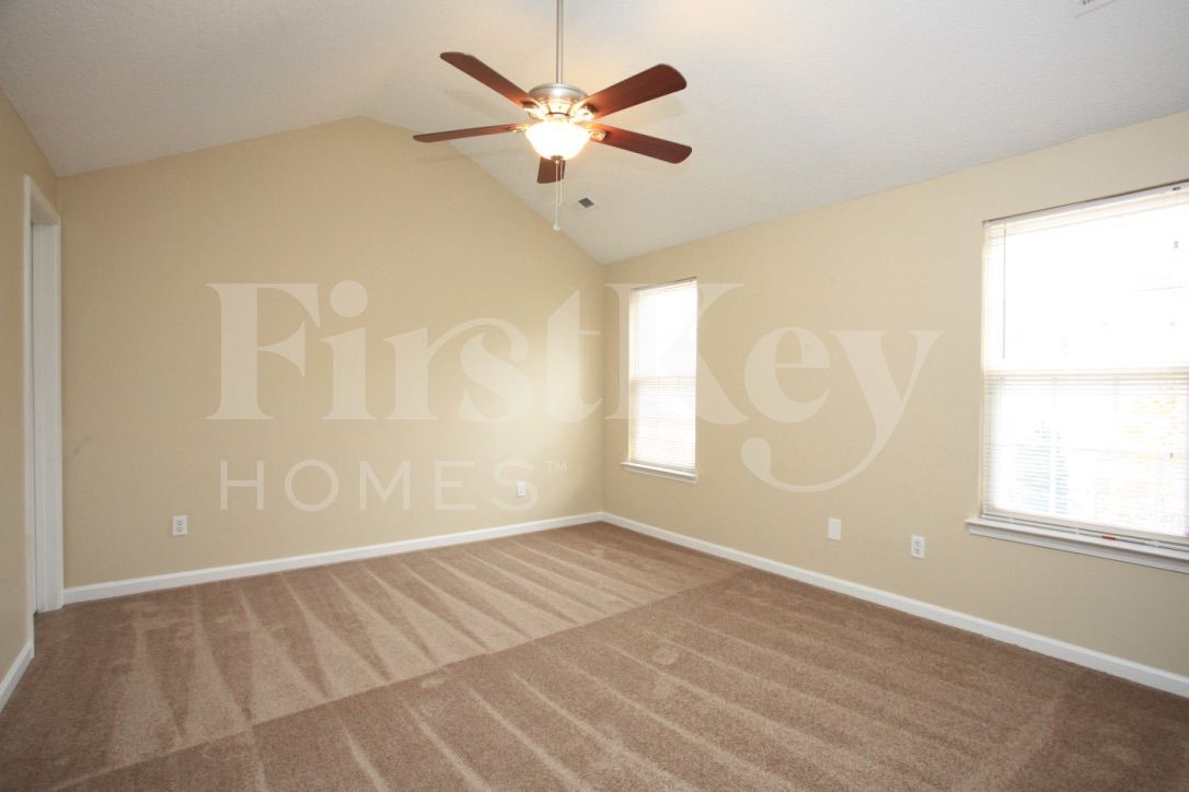 Building Photo - 906 Grassy Patch Ln