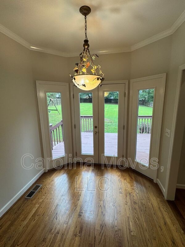 Building Photo - 102 W Field Sparrow Ct
