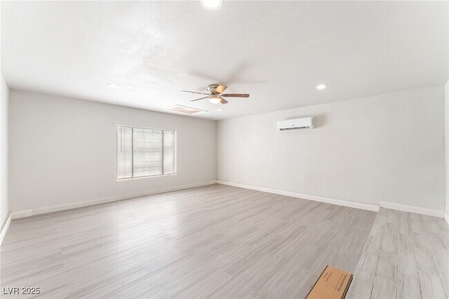 Building Photo - 3951 Steinbeck Dr