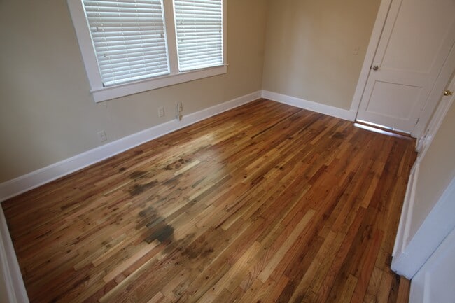 Building Photo - 3bed/2bath House off of Wire Road. Rental includes water!