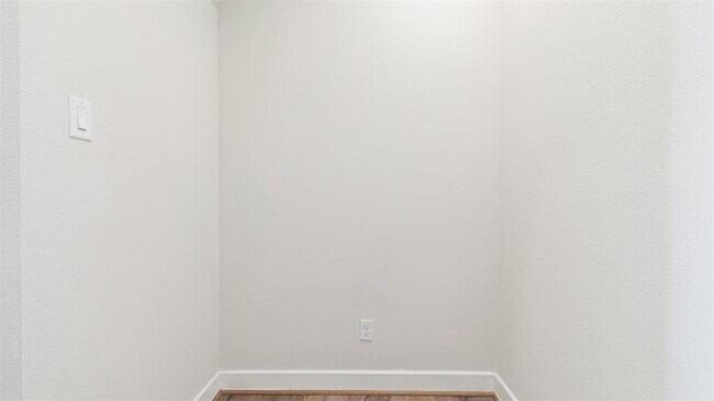 Building Photo - 152 Knightsbridge Park Ln