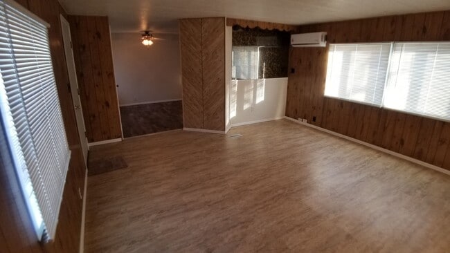 Building Photo - 3 Bed 2 Bath Fully Remodeled Mobile Home w...