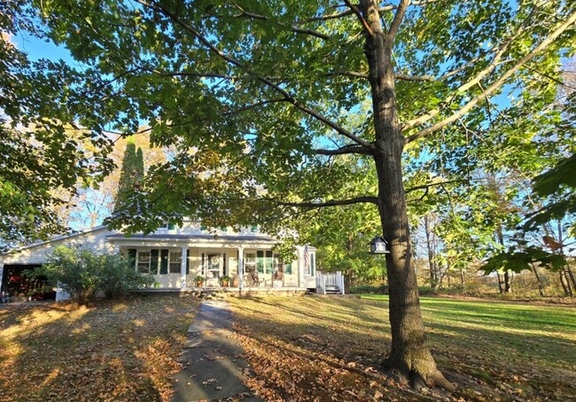 Building Photo - 826 Hurd Rd