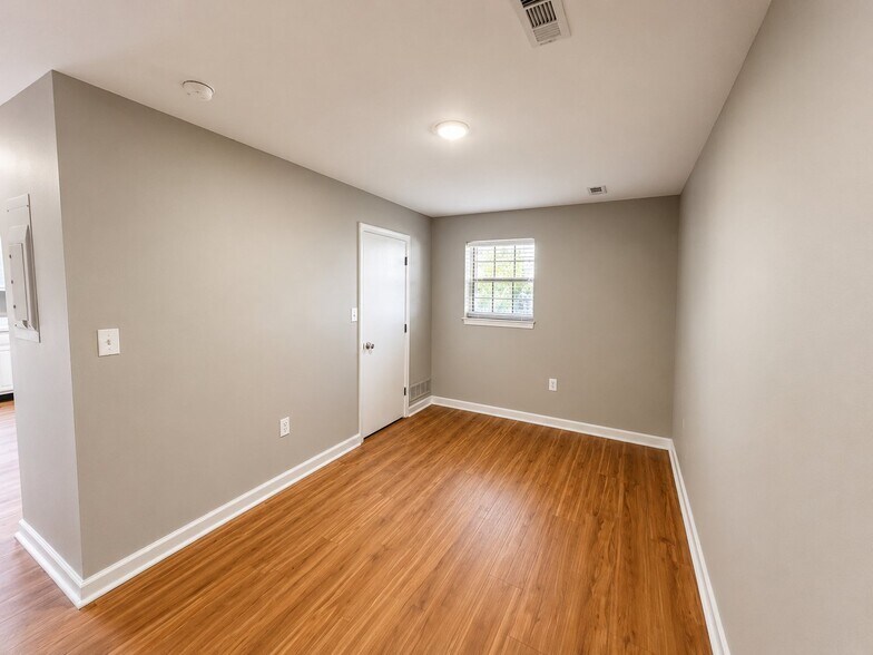Building Photo - 306 Spangler Dr
