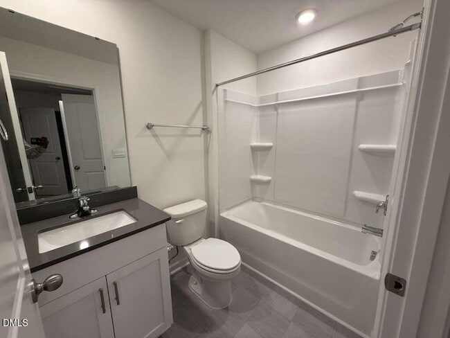 Building Photo - 417 Belgian Red Wy